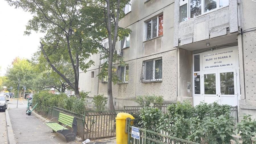Apartament cu 3 camere semidecomandat în Rahova