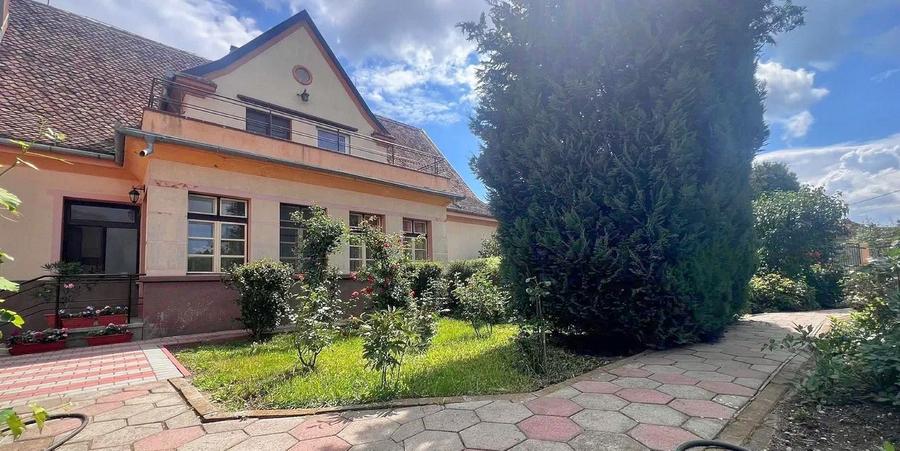 Casă individuală cu 5 camere cu Teren 2183 Mp în Hălchiu