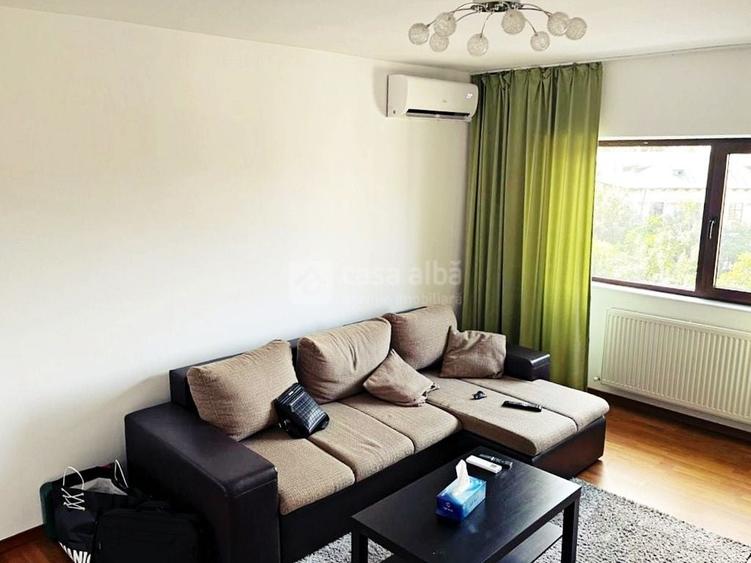 Apartament cu 3 camere decomandat, mobilat în Central