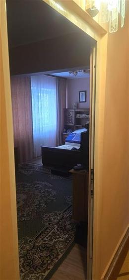 Apartament cu 4 camere decomandat în Apollo