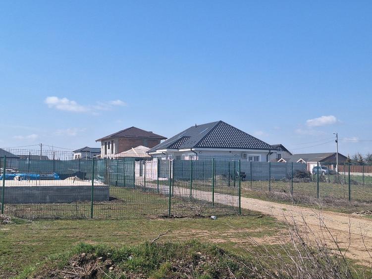 Teren Construcții intravilan de 650 mp, în Săftica