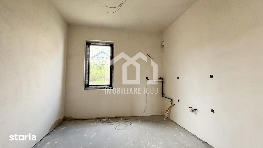 Casă cu 4 camere cu Teren 300 Mp în Iris