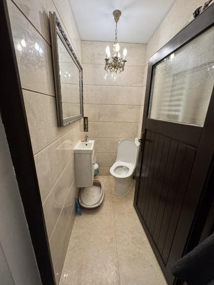Duplex cu 4 camere cu Canalizare în Democrației