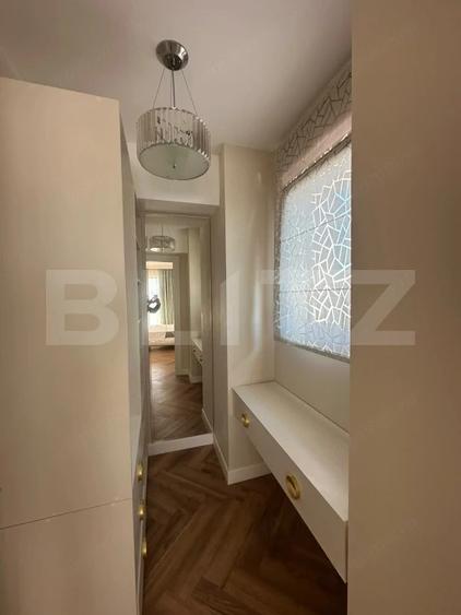 Apartament cu 4 camere semidecomandat în Central