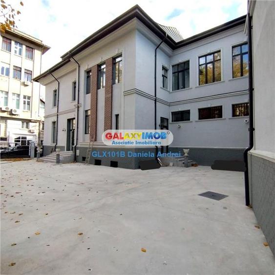 Casă cu 26 camere cu Teren 450 Mp în Calea Victoriei