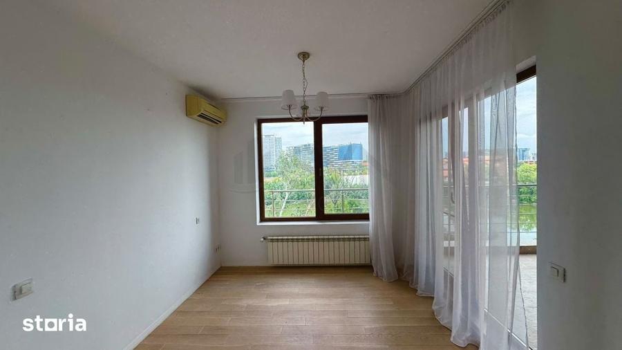Apartament cu 4 camere în Tei