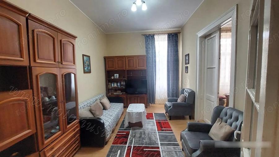 Casă cu 4 camere cu Teren 763 Mp în Central