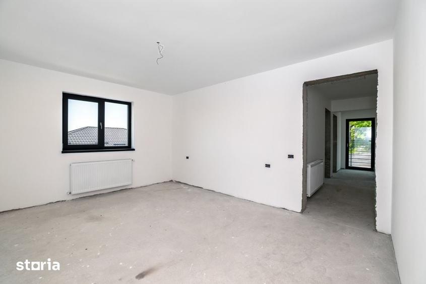Casă cu 5 camere cu Teren 663 Mp în Mărăcineni