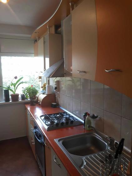 Apartament cu 2 camere semidecomandat în Baba Novac