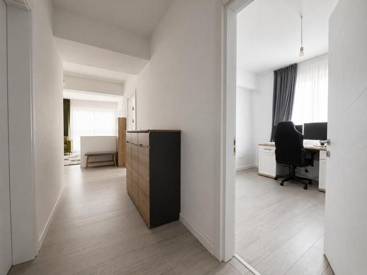 Apartament cu 3 camere decomandat în Titan
