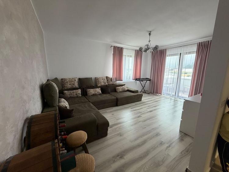Apartament cu 2 camere decomandat în Noua