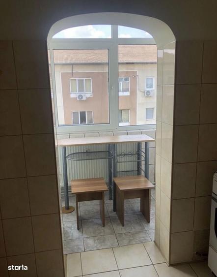 Apartament cu 3 camere decomandat în Baba-Dochia