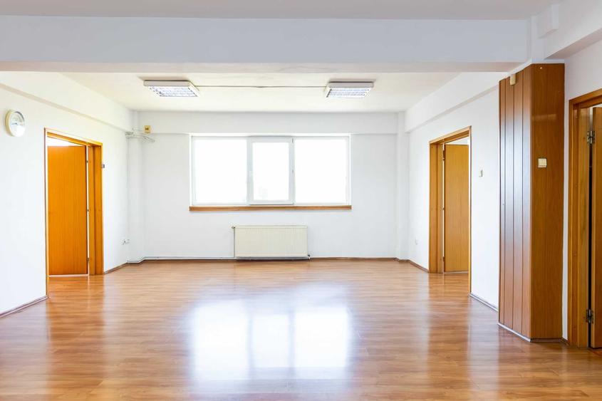 Spațiu comercial, de 680 mp, în Central
