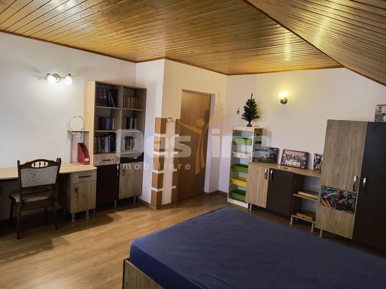 Casă individuală cu 5 camere cu Garaj în Dobrovăț