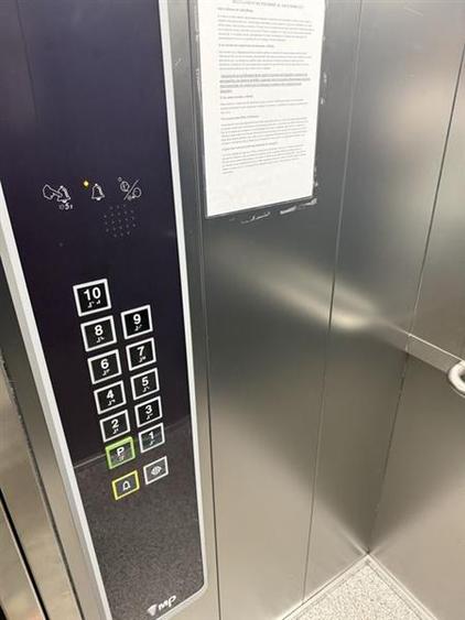 Apartament cu 2 camere semidecomandat în Centrul Civic