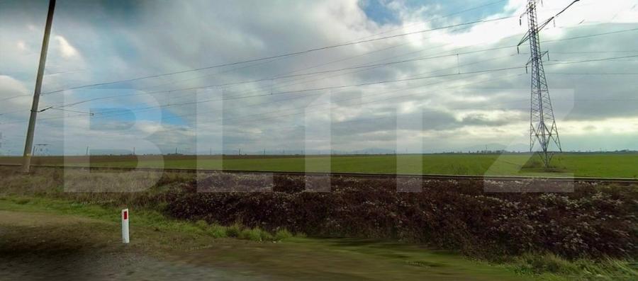 Teren agricol extravilan de 6500 mp, în Hărman