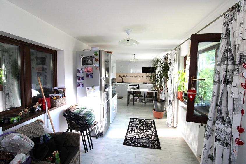 Apartament cu 3 camere decomandat în