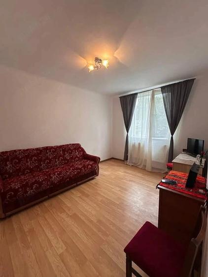 De vanzare apartament cu 2 camere, etajul 1, zona Restaurantului Bradu, 2 boxe 49000euro - 2