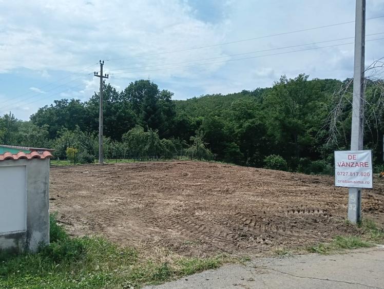 Teren intravilan de 1807 mp, în Țipărești