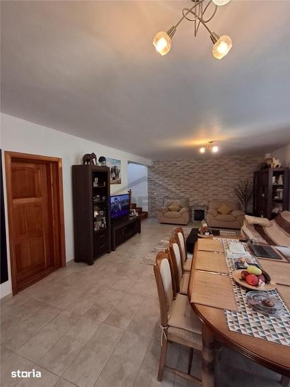 Casă cu 5 camere cu Teren 700 Mp în Central