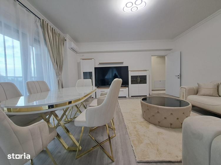 Apartament cu 3 camere decomandat în Energia