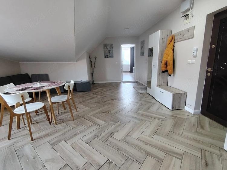 Apartament cu 3 camere semidecomandat în Florești