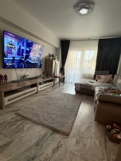 Apartament cu 3 camere decomandat, mobilat în Astra