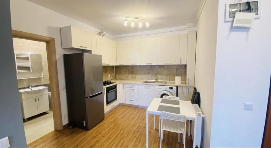 Apartament cu 2 camere decomandat în Metalurgiei
