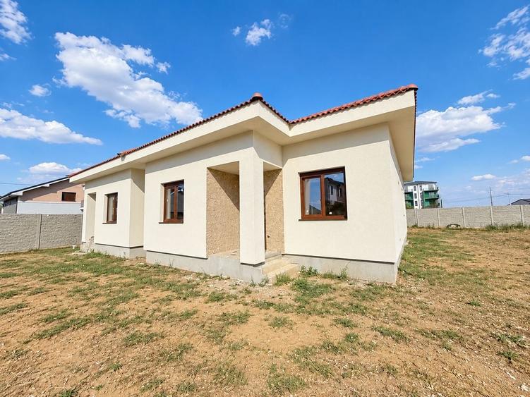 Duplex cu 4 camere cu Canalizare în Giroc