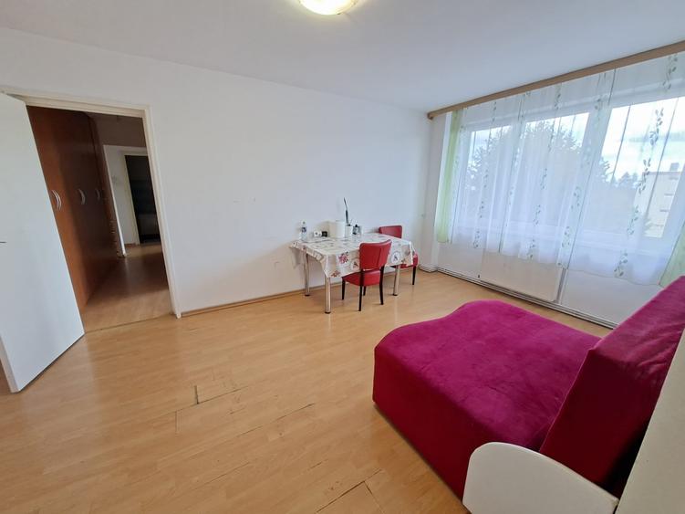 Inchiriez apartament 3 c zona Astra-piata disponibil imediat - 1