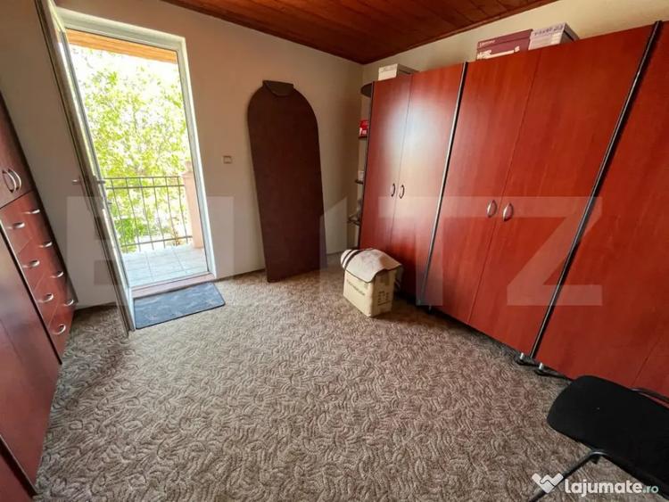 Casă cu 5 camere cu Teren 1579 Mp în Central