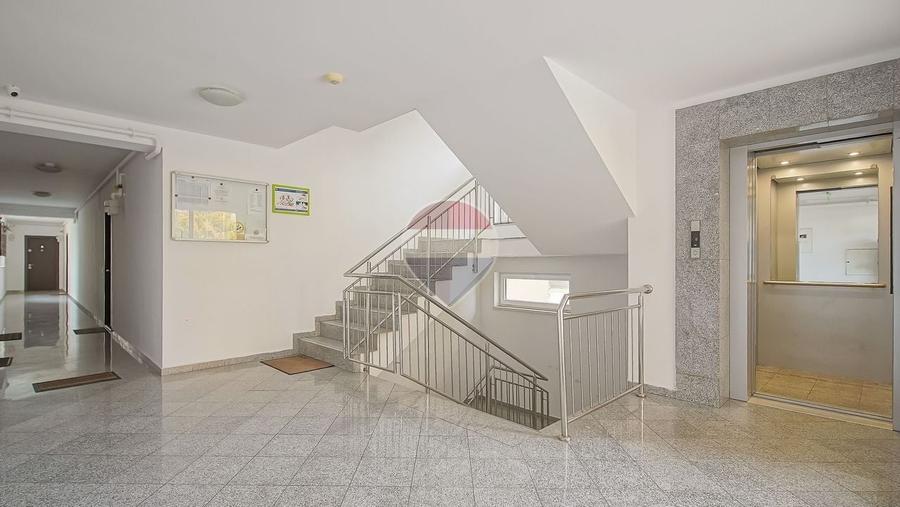 Apartament cu 2 camere decomandat, mobilat în Tractorul