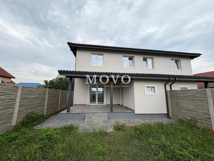 Duplex cu 4 camere cu Canalizare în Utvin