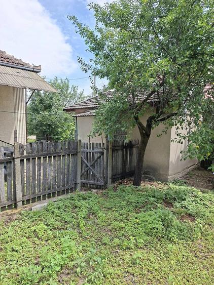 Casă cu 3 camere cu Teren 20 Mp în Dobra