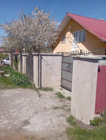 Casă cu 4 camere cu Teren 700 Mp în Central