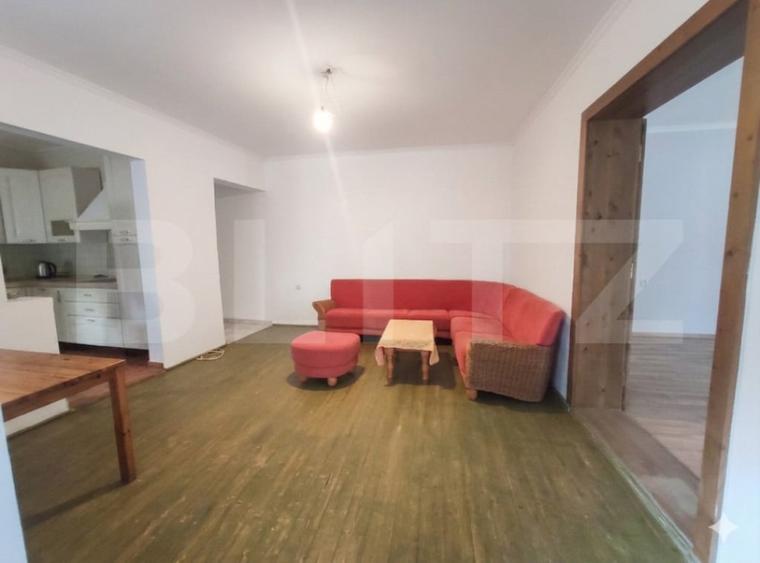 Casă cu 5 camere cu Teren 598 Mp în Central