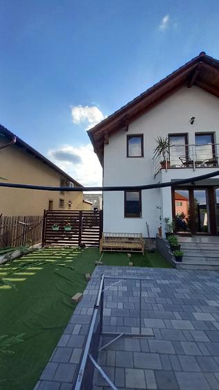 Apartament cu 2 camere decomandat în Livada