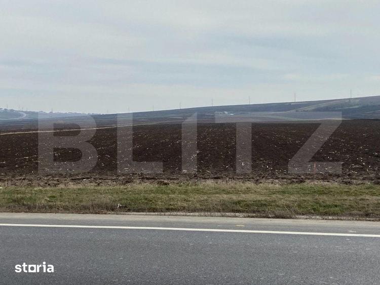 Teren de 6700 mp, în Șcheia