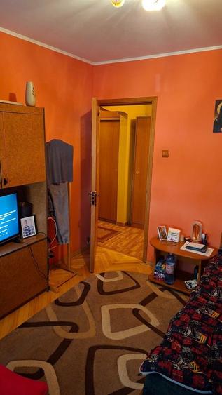 Apartament cu 4 camere decomandat în Titan
