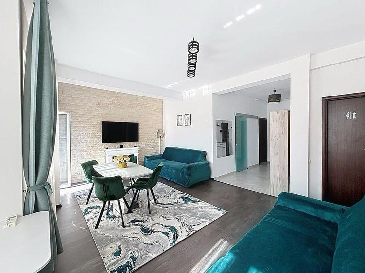 Apartament cu 3 camere semidecomandat în Gorjului