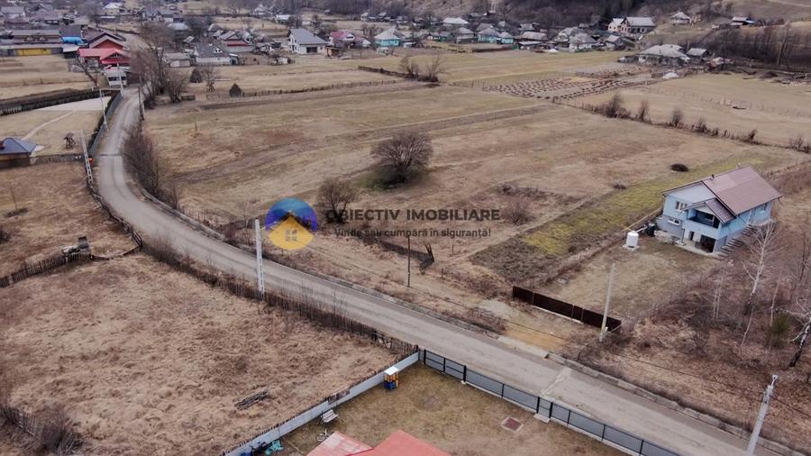 Teren Construcții intravilan de 2240 mp, în Tașca