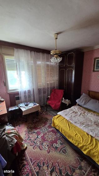 Apartament cu 3 camere în Micro 16