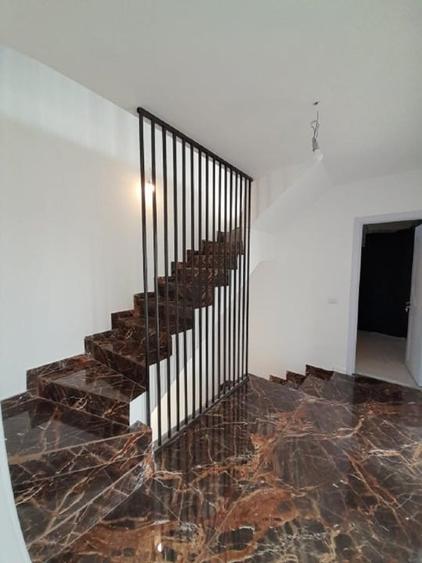 Duplex cu 5 camere cu Canalizare în Dumbrăveni