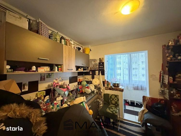 Apartament cu 3 camere decomandat, mobilat în Vasile Aaron