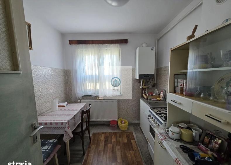 Apartament 2 camere decomandat situat Deva, strada Maraști etaj 4 - 10
