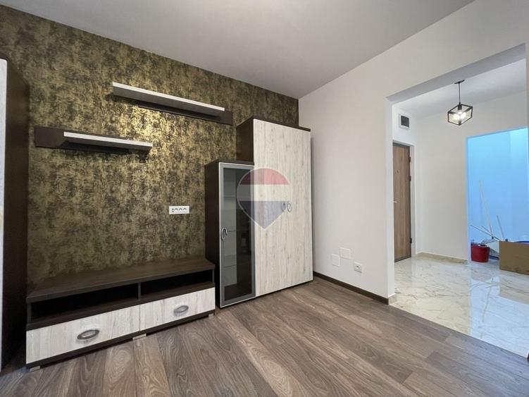 Apartament cu 2 camere semidecomandat, mobilat în Olteniței