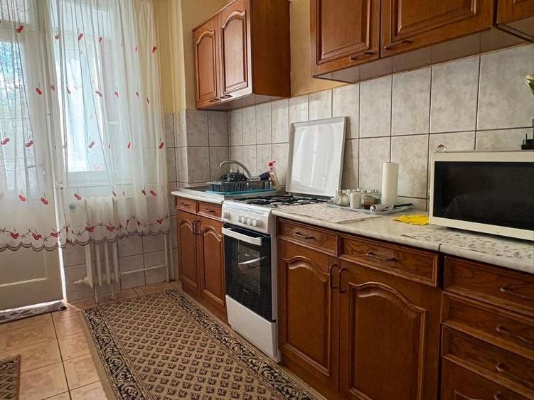 Apartament cu 3 camere decomandat în Dacia