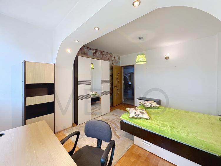 3 camere decomandate, balcon, zona Centrala - Piata Cipariu-Fac.Drept - 9