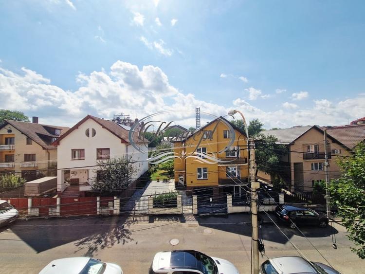 Apartament cu 3 camere decomandat, mobilat în Zorilor