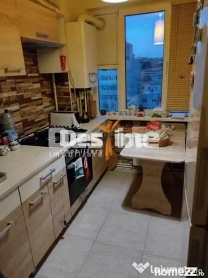 Apartament cu 4 camere decomandat în Alexandru cel Bun